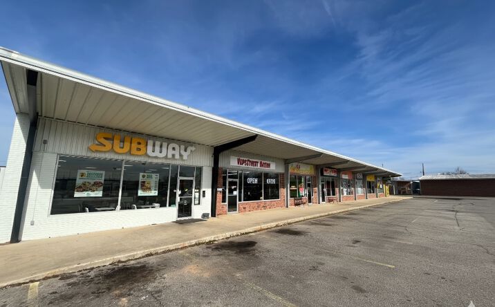 Pictures of Retail, Office, Industrial property located at 1715 S 4th St, Nashville, AR 71852 for lease - image #1