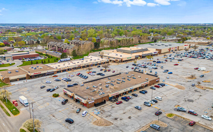Pictures of Retail property located at 8016 S 84th St, La Vista, NE 68128 for lease - image #1