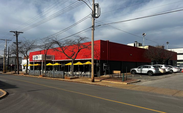 Pictures of Retail, Restaurant property located at 105 E Jefferson Ave, Kirkwood, MO 63122 for lease - image #1