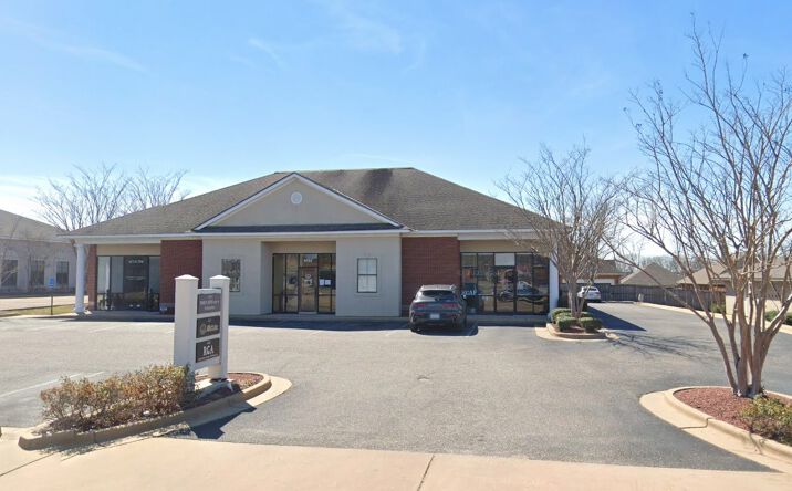 Pictures of Office property located at 4720 Woodmere Blvd, Montgomery, AL 36106 for lease - image #1