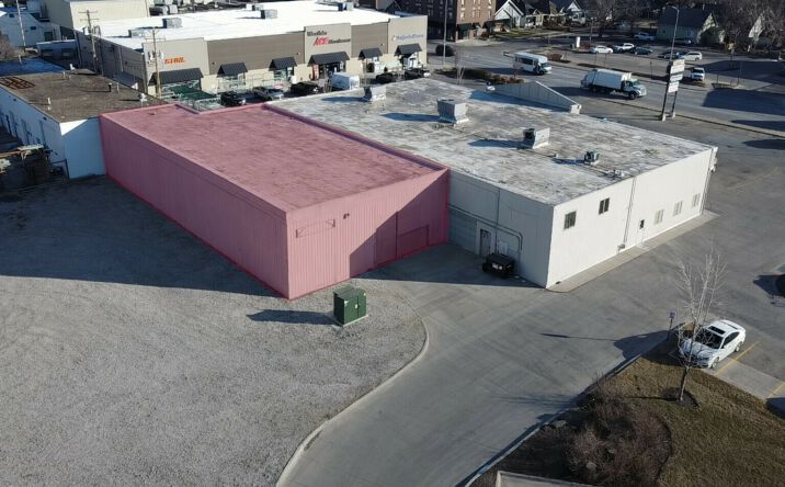 Pictures of Industrial property located at 965 S 27th St, Lincoln, NE 68510 for lease - image #1