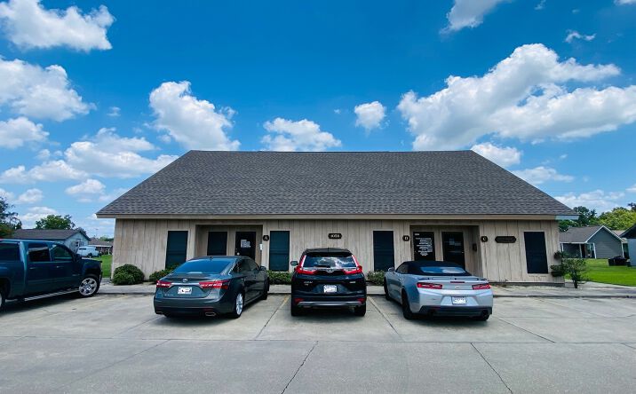Pictures of Office property located at 1058 E Worthey St, Gonzales, LA 70737 for lease - image #1