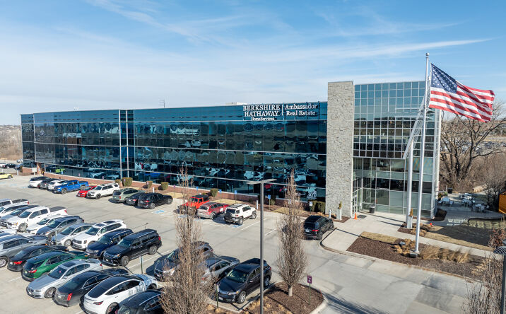 Pictures of Office property located at 331 Village Pointe Plaza, Omaha, NE 68118 for lease - image #1