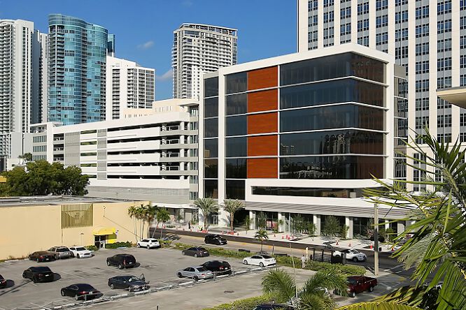 Pictures of Retail, Office property located at 550 S Andrews Ave, Fort Lauderdale, FL 33301 for lease - image #1