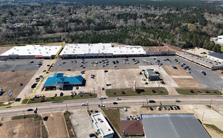 Pictures of Retail, Special Purpose property located at 1005 N Pine St, DeRidder, LA 70634 for lease - image #1