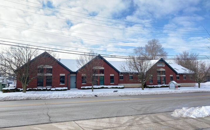 Pictures of Retail, Office property located at 808 Lincolnway, Valparaiso, IN 46383 for lease - image #1