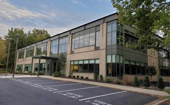 Pictures of Office property located at 9001 W 110th St, Overland Park, KS 66210 for lease - image #1