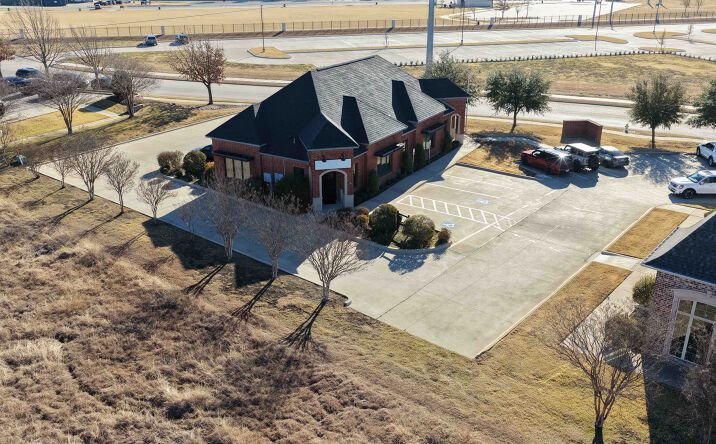 Pictures of Office property located at 115 Park Pl Blvd, Waxahachie, TX 75165 for lease - image #1