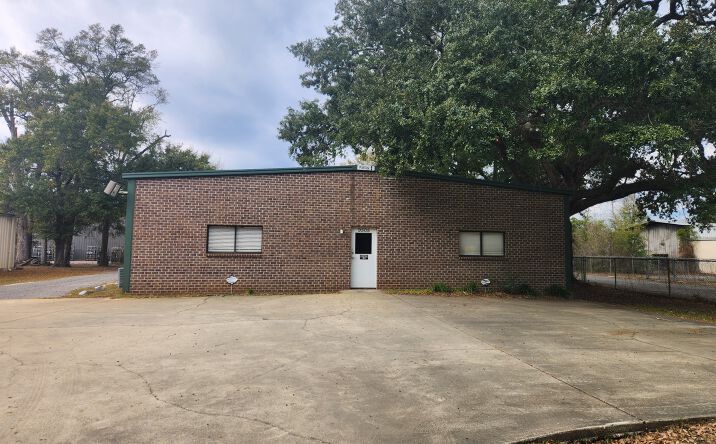 Pictures of Industrial property located at 9505 Old Hwy 43, Creola, AL 36525 for lease - image #1
