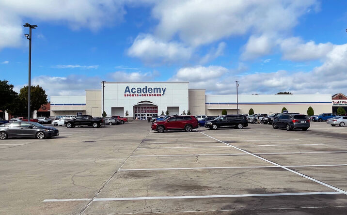 Pictures of Retail property located at 7502 - 7950 Farm to Market 1960 Road West, Houston, TX 77070 for lease - image #1