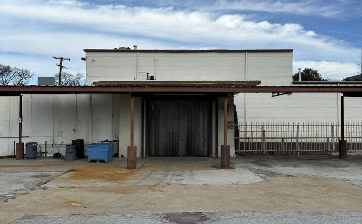 Pictures of Industrial, Special Purpose, Office property located at 1909 N Beckley Ave, Dallas, TX 75208 for lease - image #1
