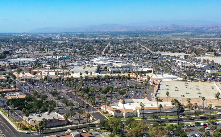 Pictures of Retail property located at 1903 Ventura Blvd, Oxnard, CA 93036 for lease - image #1