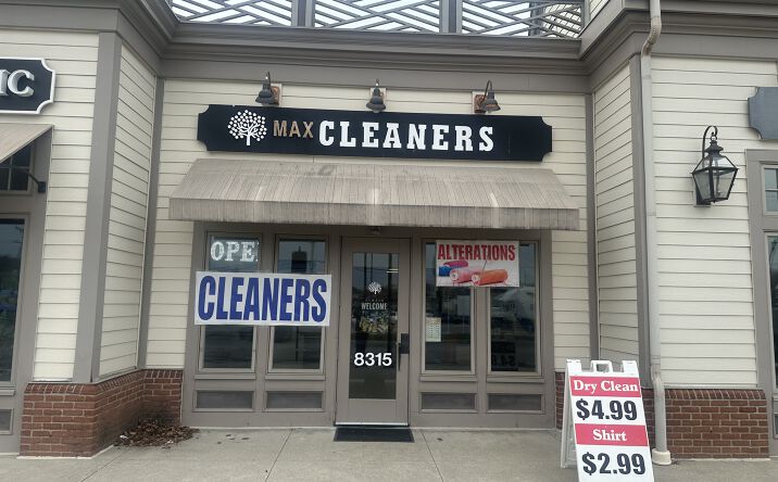Pictures of Retail, Restaurant property located at 8315 N High St, Columbus, OH 43235 for lease - image #1