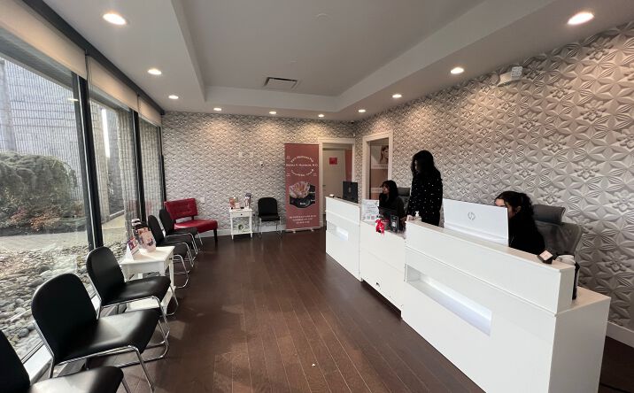 Pictures of Office property located at 199 Froehlich Farm Blvd, Woodbury, NY 11797 for lease - image #1