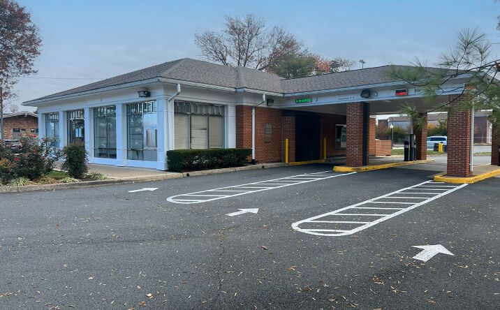 Pictures of Retail property located at 1099 Elden St, Herndon, VA 20170 for lease - image #1