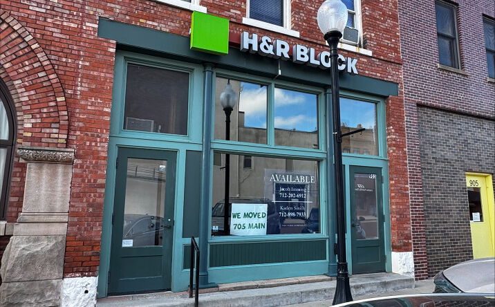 Pictures of Retail, Office property located at 903 Main St, Adel, IA 50003 for lease - image #1