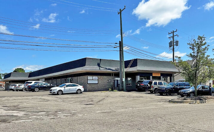 Pictures of Office property located at 33227 Grand River Ave, Farmington, MI 48336 for lease - image #1