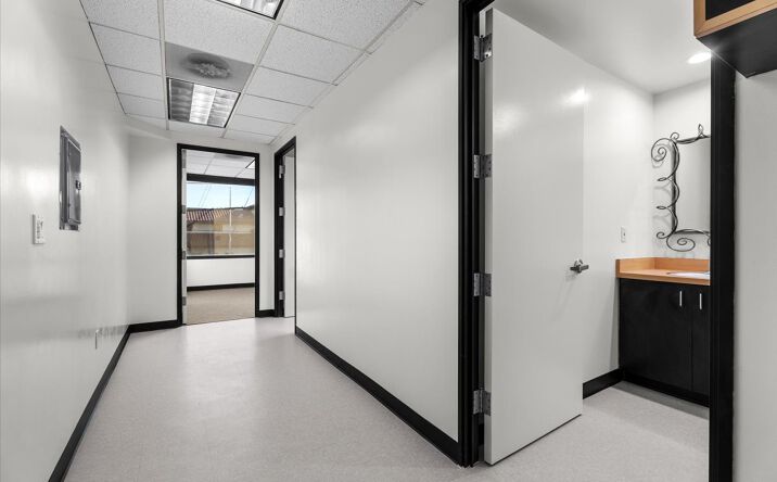 Pictures of Office property located at 21049 Devonshire St, Los Angeles, CA 91311 for lease - image #1