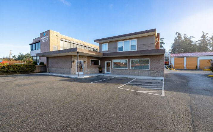Pictures of Retail, Office, Special Purpose property located at 746 NE Midway Blvd, Oak Harbor, WA 98277 for lease - image #1