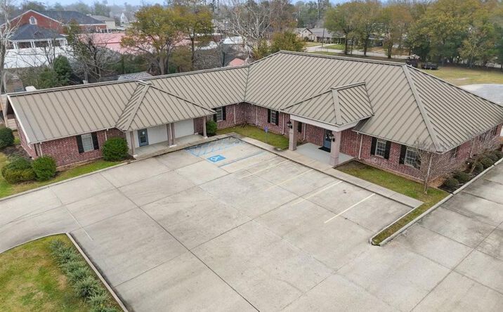 Pictures of Office property located at 3111 Ryan Street, Lake Charles, LA 70605 for lease - image #1