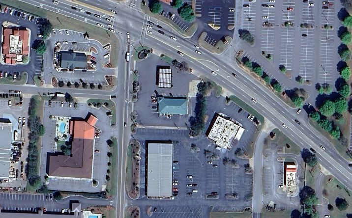 Pictures of Retail property located at 2718 Dawson Rd, Albany, GA 30068 for lease - image #1