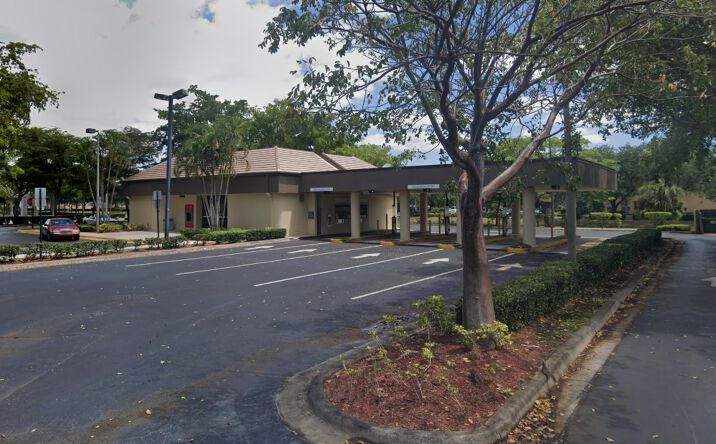 Pictures of Retail property located at 1790 N Pine Island Rd, Plantation, FL 33322 for lease - image #1