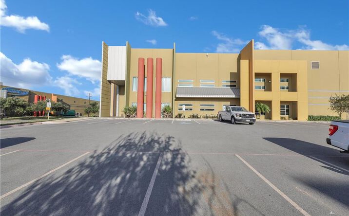 Pictures of Office property located at 1000 W Anaya Road, Pharr, TX 78577 for lease - image #1