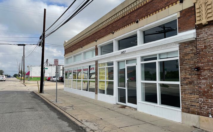 Pictures of Retail, Office, Special Purpose property located at 1427 N Austin St, Seguin, TX 78155 for lease - image #1