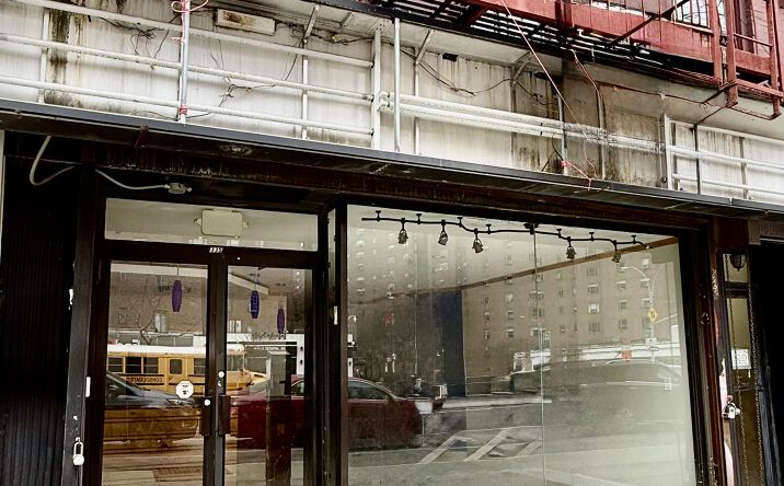 Pictures of Retail property located at 335 1st Ave, New York, NY 10003 for lease - image #1