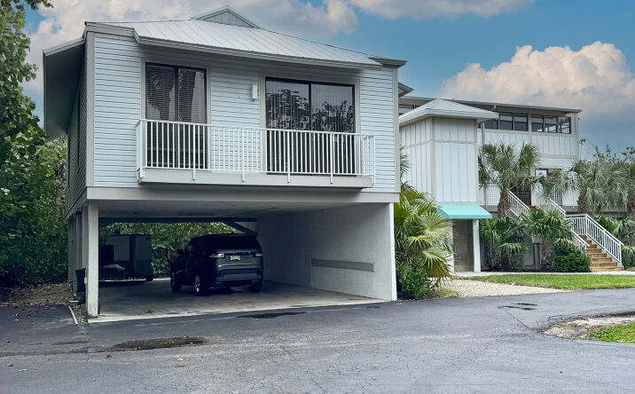 Pictures of Office property located at 1149 Periwinkle Way, Sanibel, FL 33957 for lease - image #1