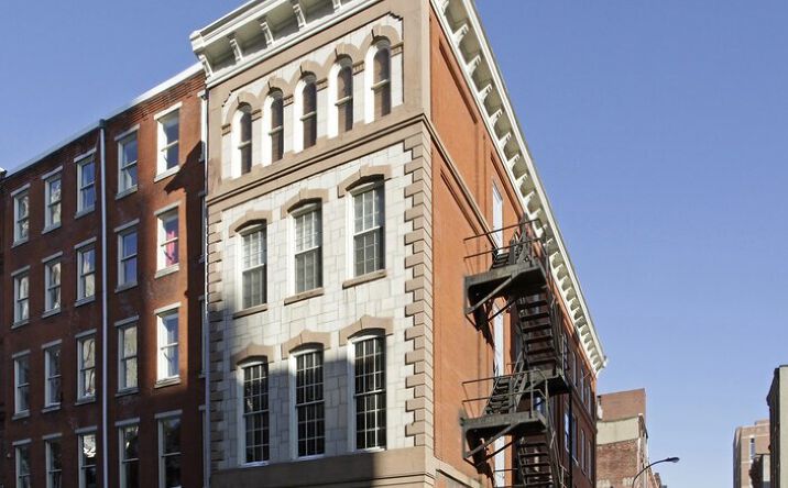Pictures of Office property located at 115 Chestnut St, Philadelphia, PA 19106 for lease - image #1
