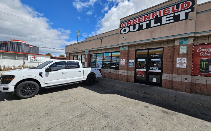 Pictures of Restaurant, Retail property located at 20500 Greenfield Rd, Detroit, MI 48235 for lease - image #1