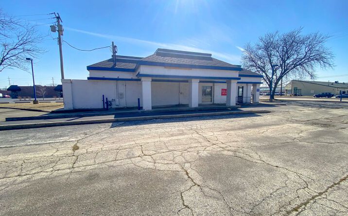 Pictures of Retail, Land property located at 1505 Elmhurst Rd, Des Plaines, IL 60018 for lease - image #1