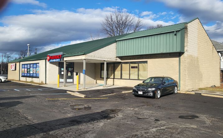 Pictures of Retail, Office, Special Purpose property located at 1210 W Sylvania Ave, Toledo, OH 43612 for lease - image #1