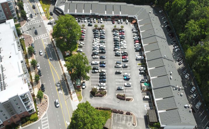 Pictures of Retail property located at 220 Sandy Springs Circle, NE, Atlanta, GA 30328 for lease - image #1