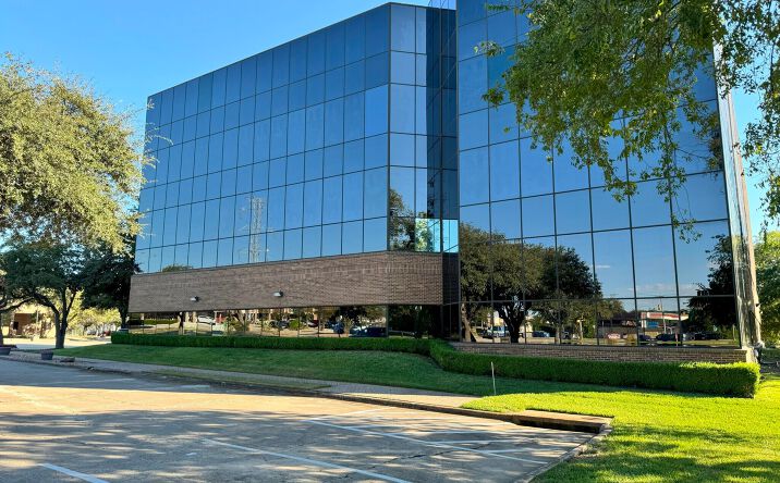 Pictures of Office property located at 400 Chisholm Pl, Plano, TX 75075 for lease - image #1