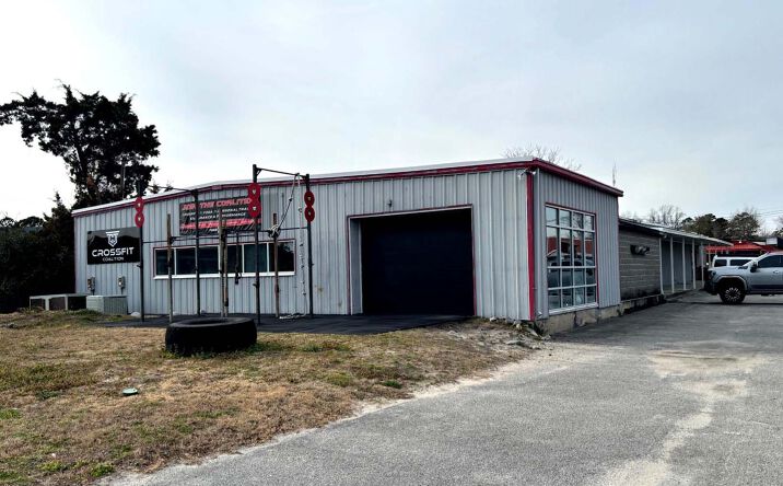 Pictures of Retail, Industrial property located at 14653 US Hwy 17 N, Hampstead, NC 28443 for lease - image #1