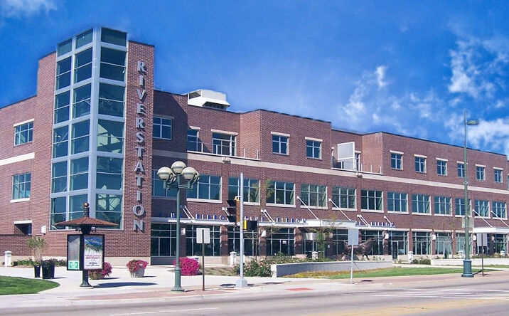 Pictures of Retail, Office property located at 1601 River Dr, Moline, IL 61265 for lease - image #1