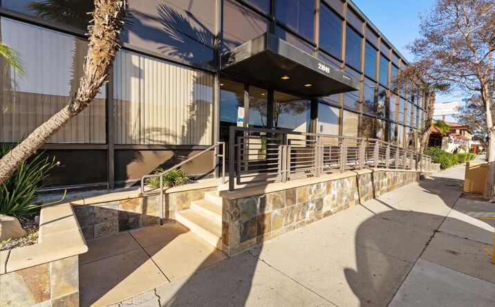Pictures of Office property located at 21049 Devonshire St, Los Angeles, CA 91311 for lease - image #1