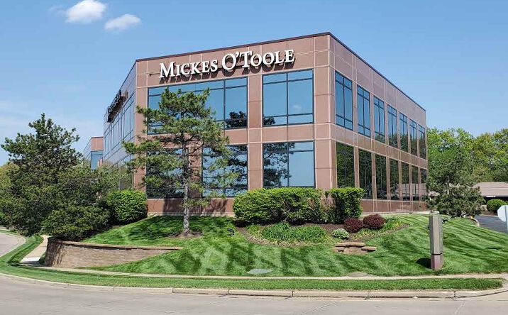 Pictures of Office property located at 12412 Powerscourt Dr, St. Louis, MO 63131 for lease - image #1