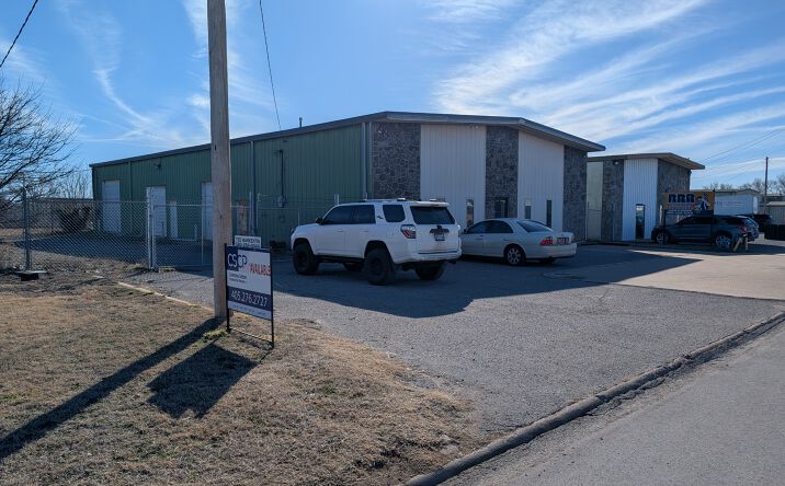 Pictures of Industrial property located at 806 SE 2nd St, Lawton, OK 73501 for lease - image #1