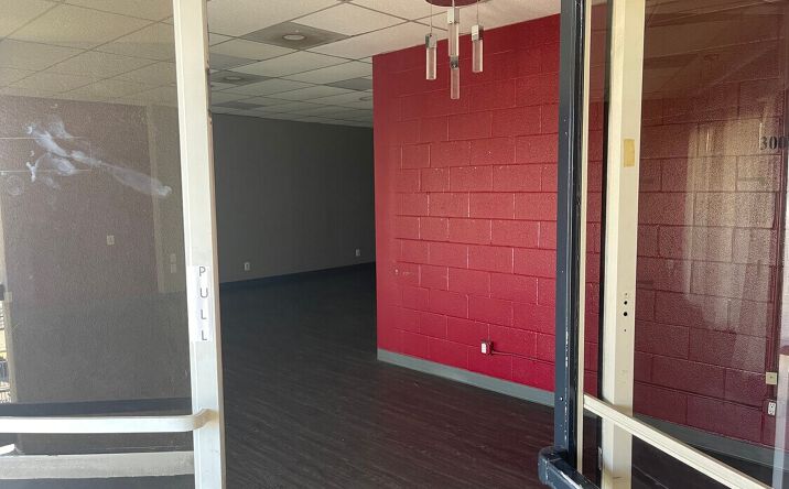 Pictures of Retail, Office property located at 2110 Hancock St, San Diego, CA 92110 for lease - image #1