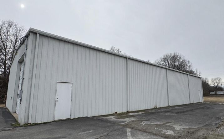 Pictures of Industrial property located at 4535 Clarks River Rd, Paducah, KY 42003 for lease - image #1