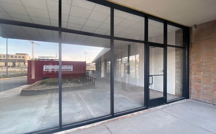Pictures of Retail property located at 304-328 S 72nd Street, Omaha, NE 68114 for lease - image #1