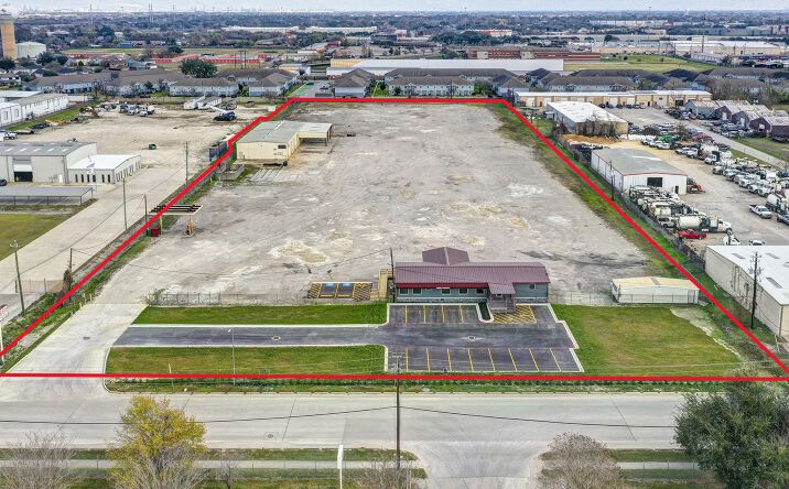 Pictures of Industrial property located at 1901 Jasmine Dr, Pasadena, TX 77503 for lease - image #1