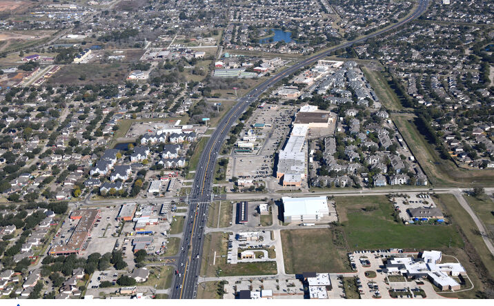 Pictures of Land, Restaurant, Retail property located at 11825 S Texas 6, Sugar Land, TX 77498 for lease - image #1