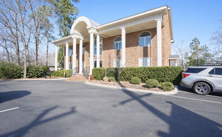 Pictures of Office property located at 997 S McPherson Church Rd, Fayetteville, NC 28303 for lease - image #1