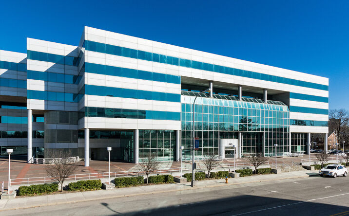 Pictures of Office property located at 900 & 990 Stewart Ave, Garden City, NY 11530 for lease - image #1
