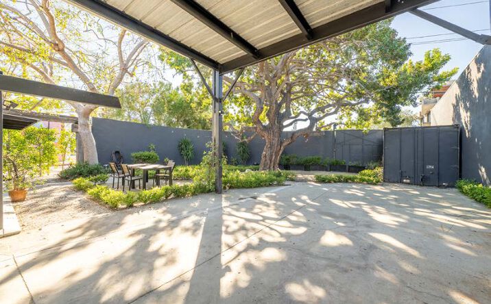 Pictures of Retail property located at 5761 W Adams Blvd, Los Angeles, CA 90016 for lease - image #1