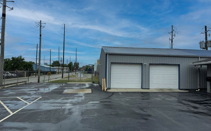 Pictures of Industrial property located at 2015 S East St, Indianapolis, IN 46225 for lease - image #1